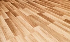 La lucidatura levigata può essere utilizzata su una vasta gamma di tipi di legno, tra cui il rovere, il ciliegio e il noce